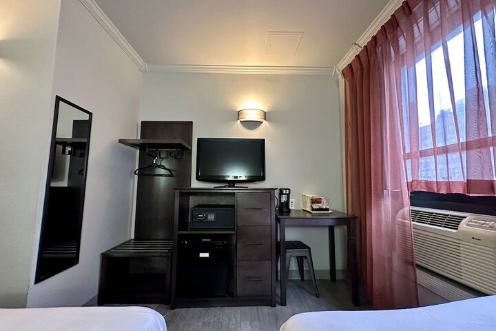 Room 13 of 49