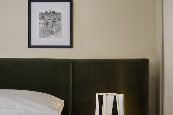 Room 45 of 142
