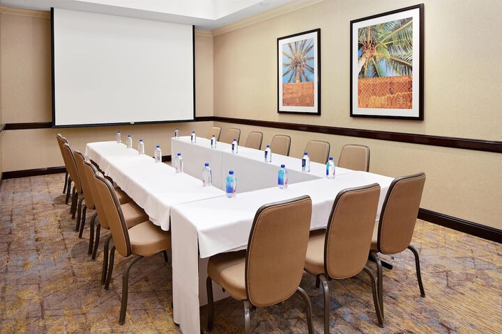 Hotel Zessa Orange County Airport a DoubleTree by Hilton