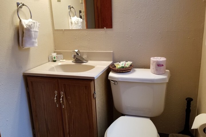 Room 196 of 235
