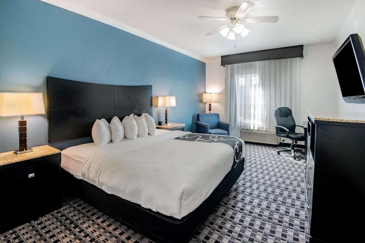 Room 48 of 70