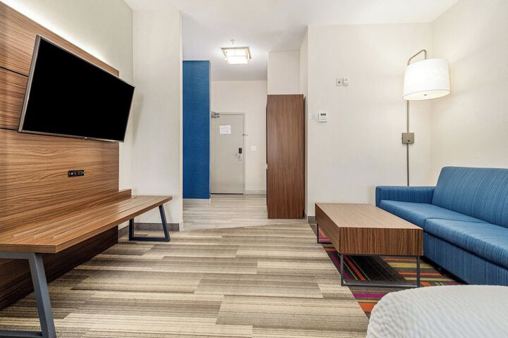 Room 149 of 348