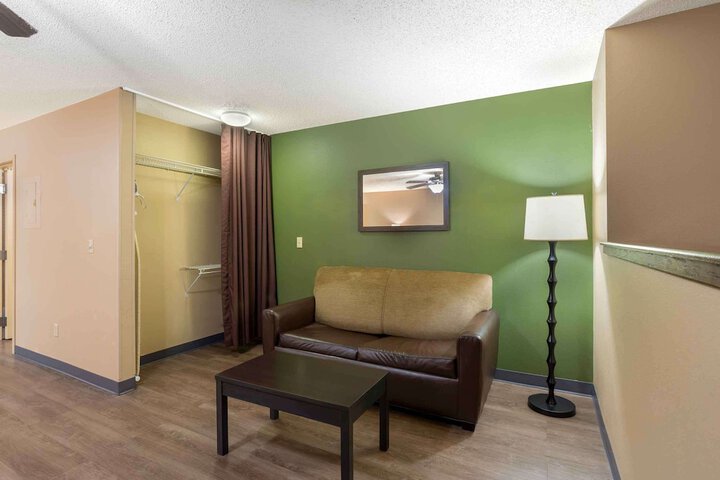 Room 22 of 35