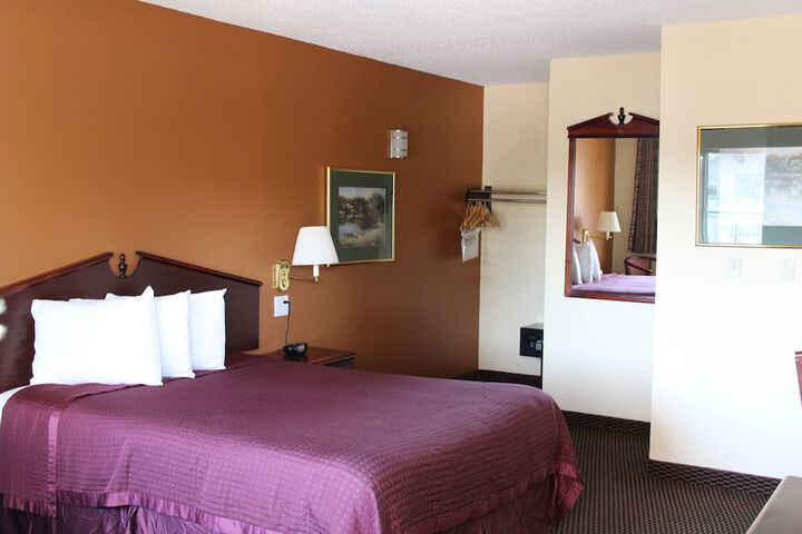 Room 9 of 14