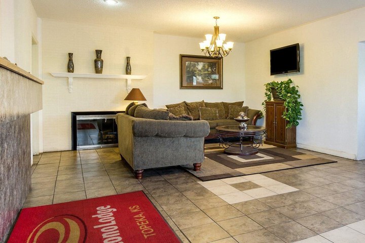 Hotel Interior 10 of 37