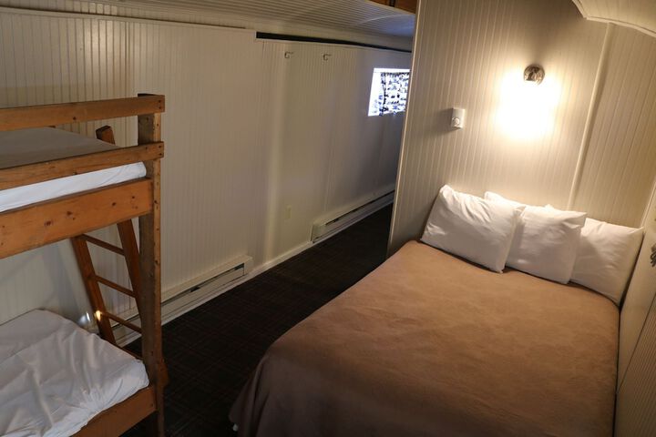 Room 10 of 74