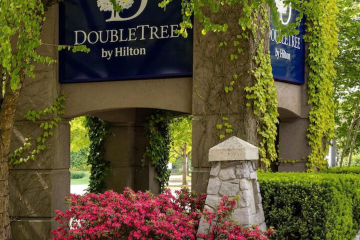 DoubleTree by Hilton North Vancouver