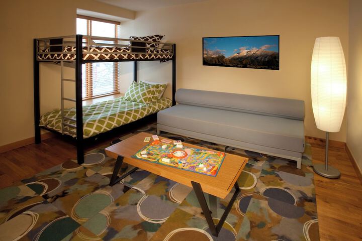 Room 27 of 63