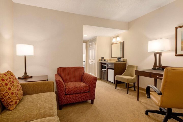 Room 15 of 28