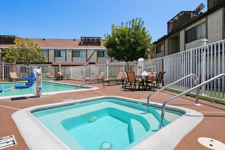 Pool 2 of 26