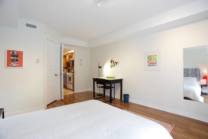 Room 8 of 15