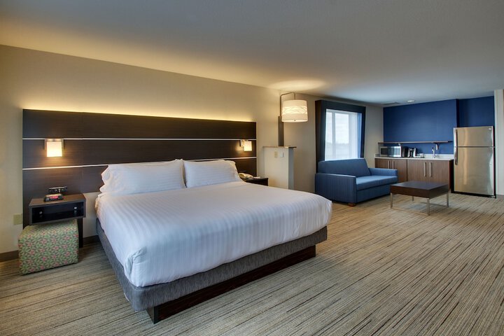 Holiday Inn Express & Suites Morris by IHG