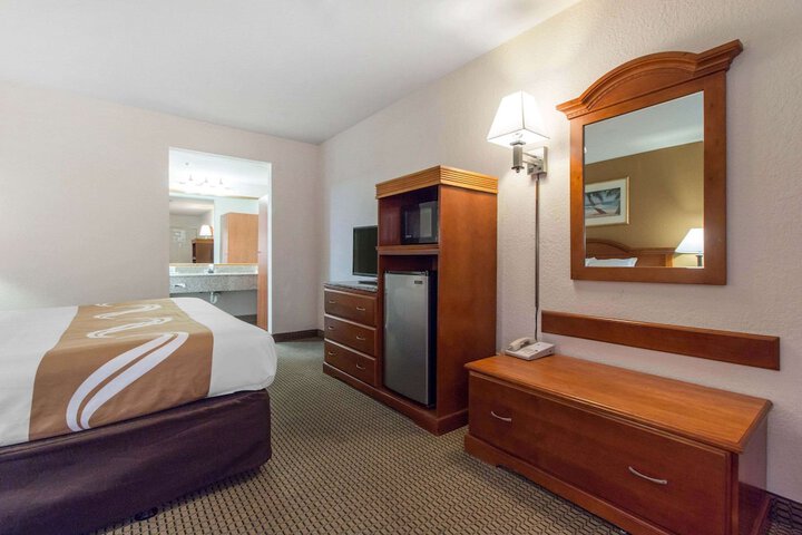 Room 22 of 49