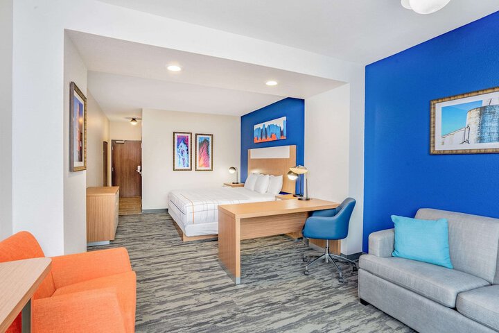 Room 15 of 32
