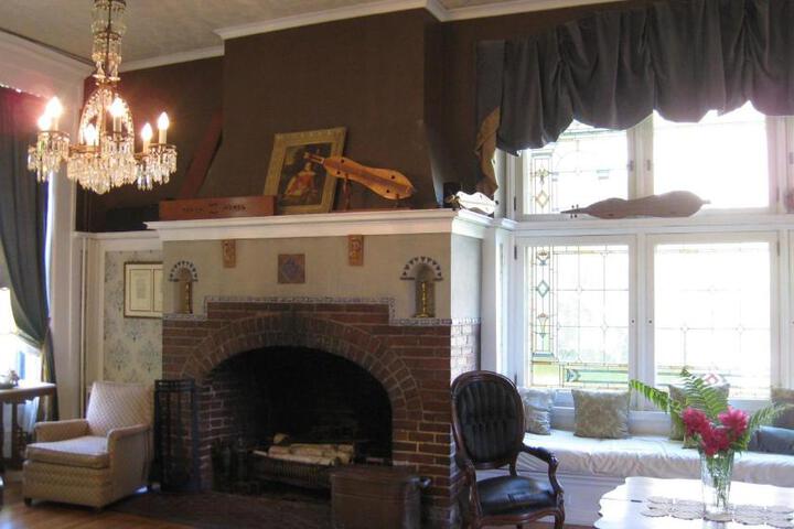 Allegheny Street Bed & Breakfast