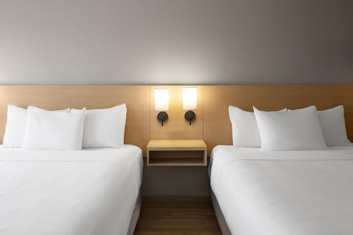 Hyatt Place Roanoke Airport / Valley View Mall