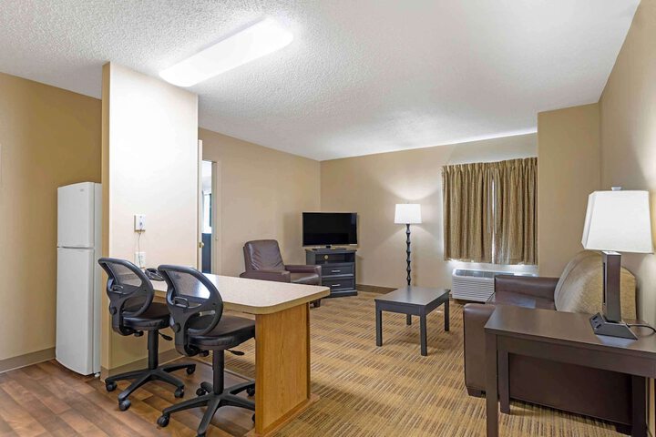 Room 15 of 37