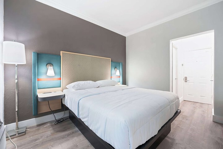 Atrium Hotel Trademark Collection by Wyndham