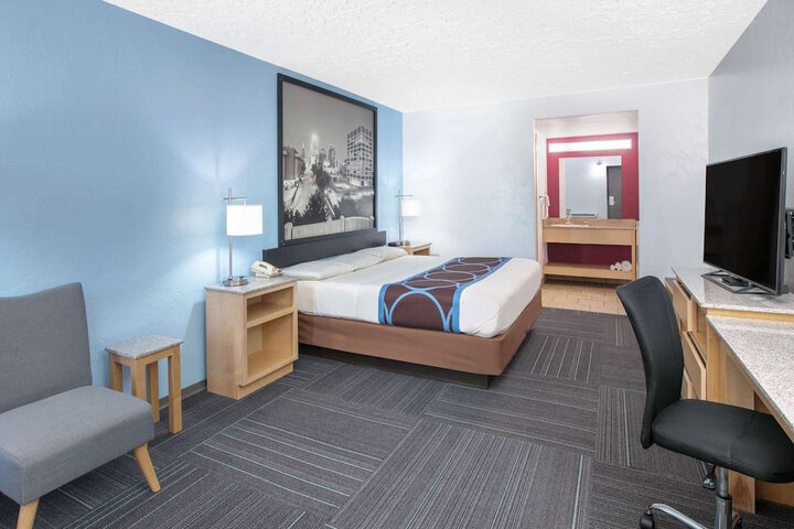Room 12 of 21