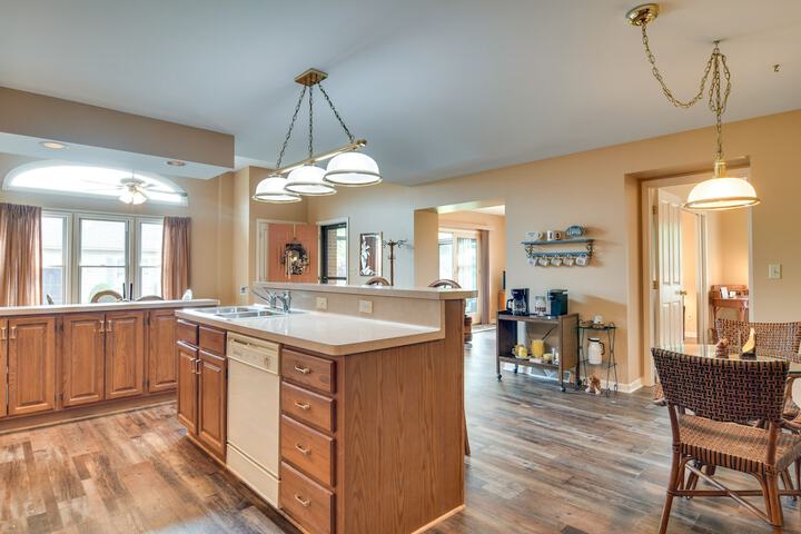 Tonawanda Vacation Rental 13 Mi to Niagara Falls
