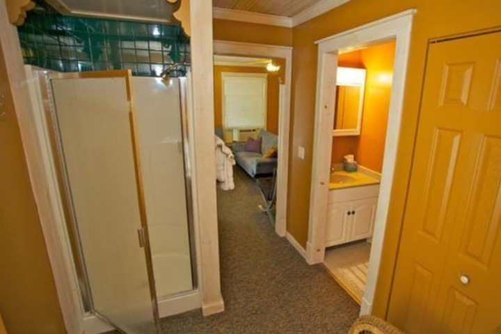 Room 34 of 43