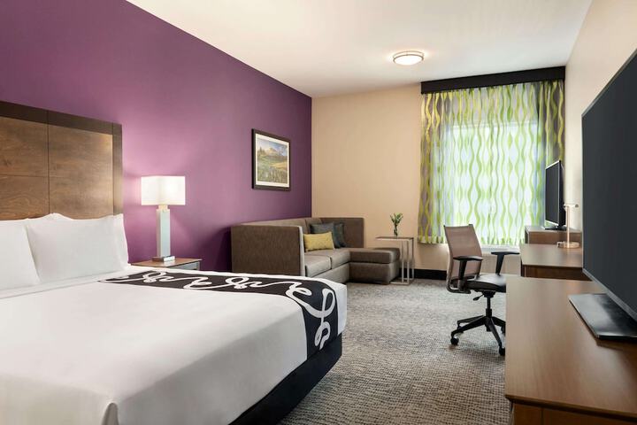 Room 11 of 25