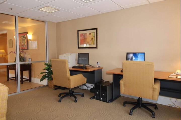 Business Center 38 of 39