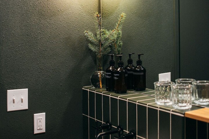 Room 16 of 48