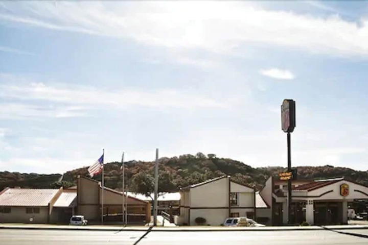 Hotel 3 of 24