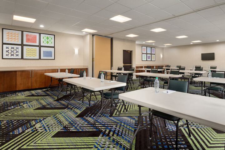 Holiday Inn Express Hotel & Suites Auburn - University Area by IHG