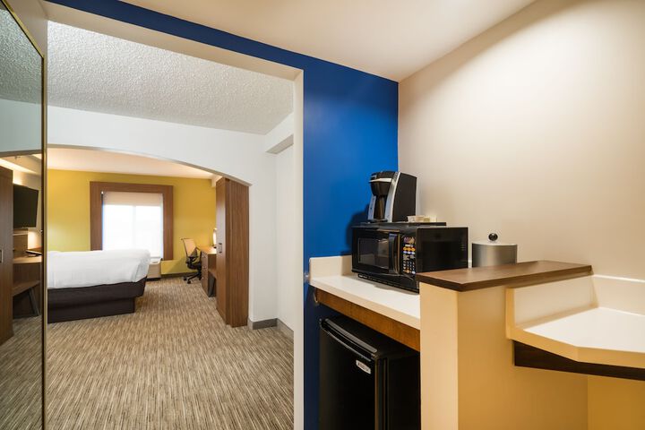 Room 27 of 41