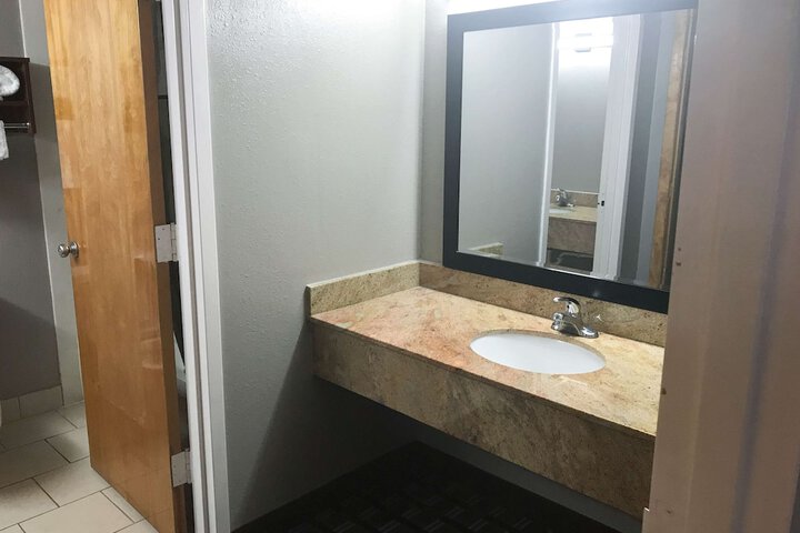 Room 16 of 17