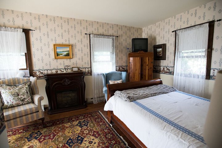 Room 27 of 38