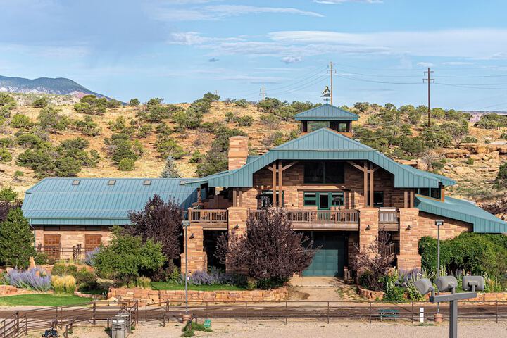 Cougar Ridge Resort
