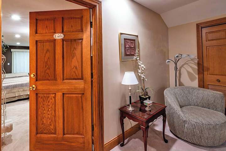 Room 28 of 65