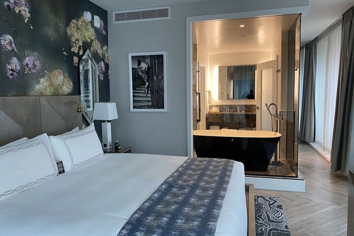 Room 15 of 50