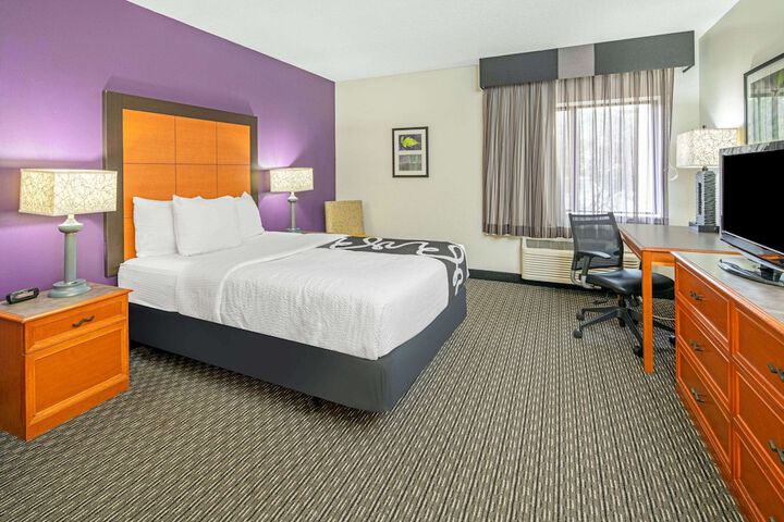 Room 53 of 67