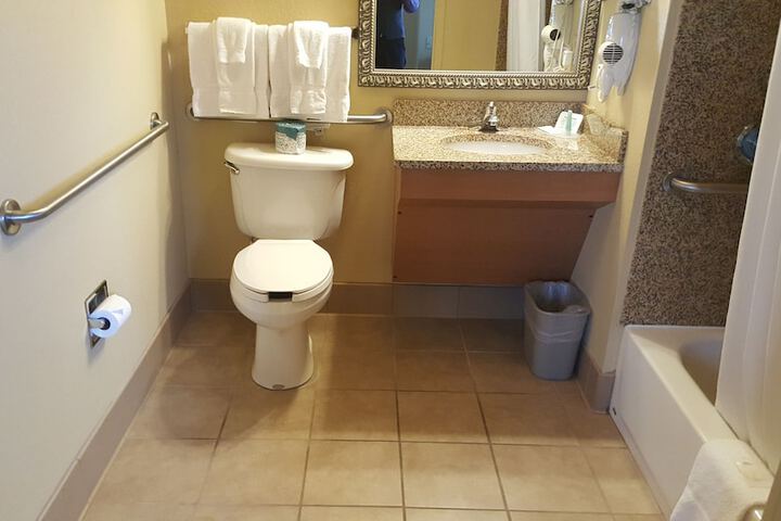 Room 13 of 27