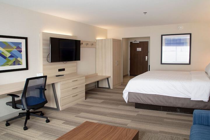 Room 10 of 31