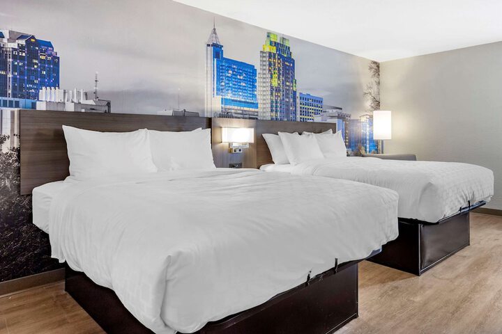 Room 10 of 29