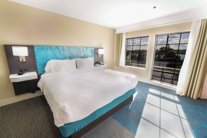 Room 10 of 23
