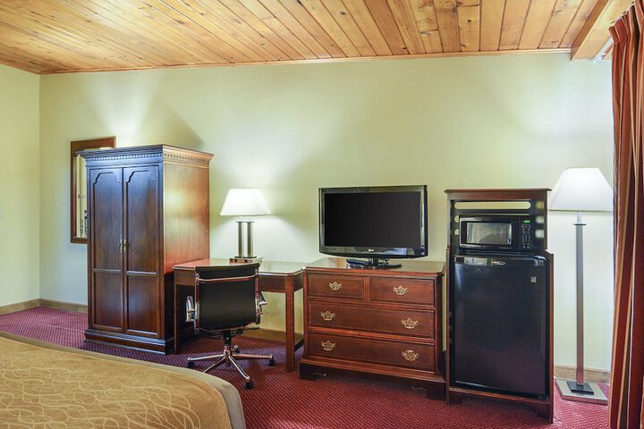 Room 7 of 26