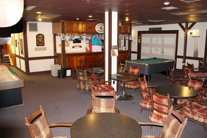 Lounge 90 of 116