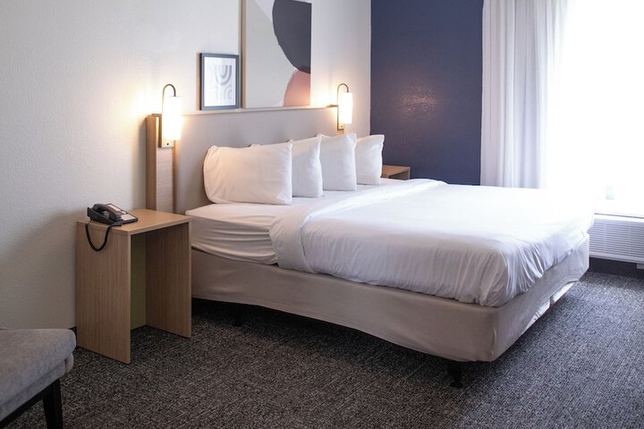 Spark by Hilton Mechanicsburg