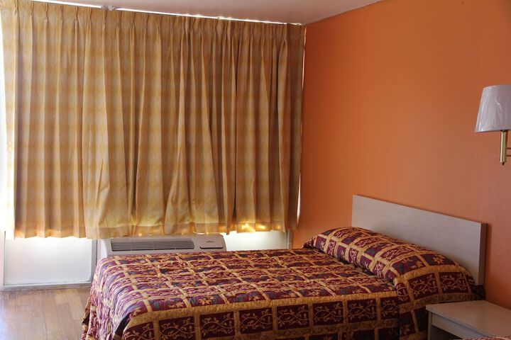 Room 28 of 45
