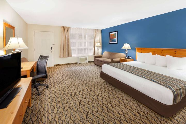 Room 33 of 49