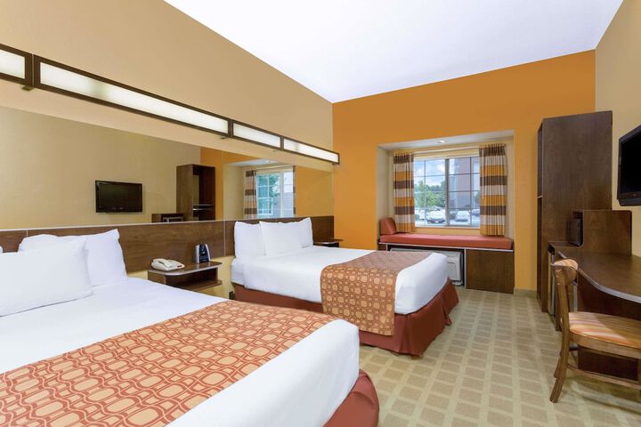 Microtel Inn & Suites by Wyndham Greenville / University Medic