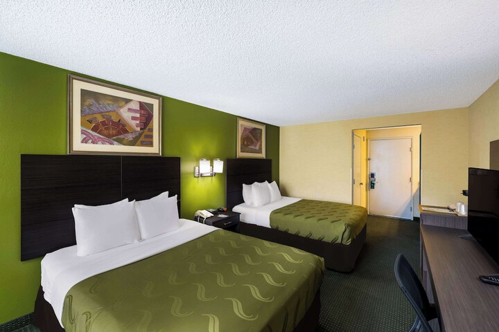 Room 20 of 37