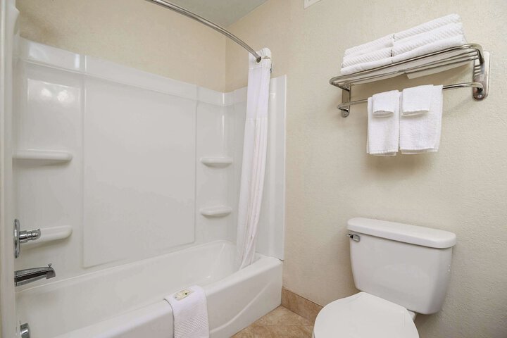 Room 32 of 54