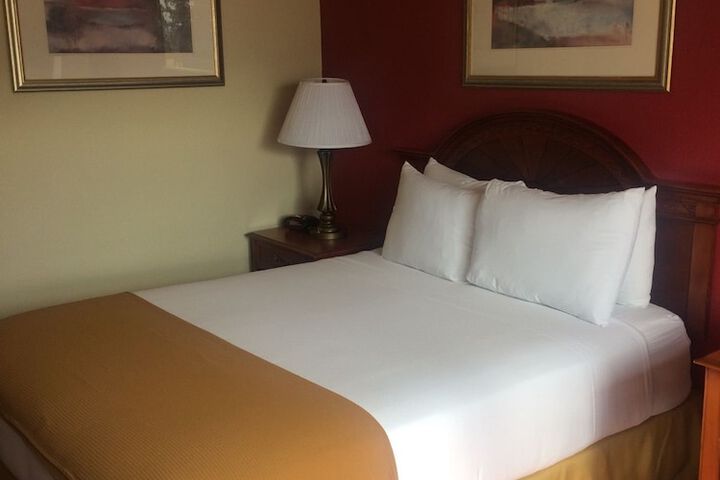 Baymont Inn & Suites by Wyndham